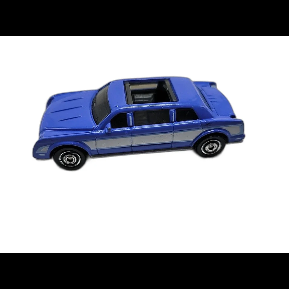 2001 Matchbox MB 537 Limousine Periwinkle with White Stripe Diecast Car 1:64 HW